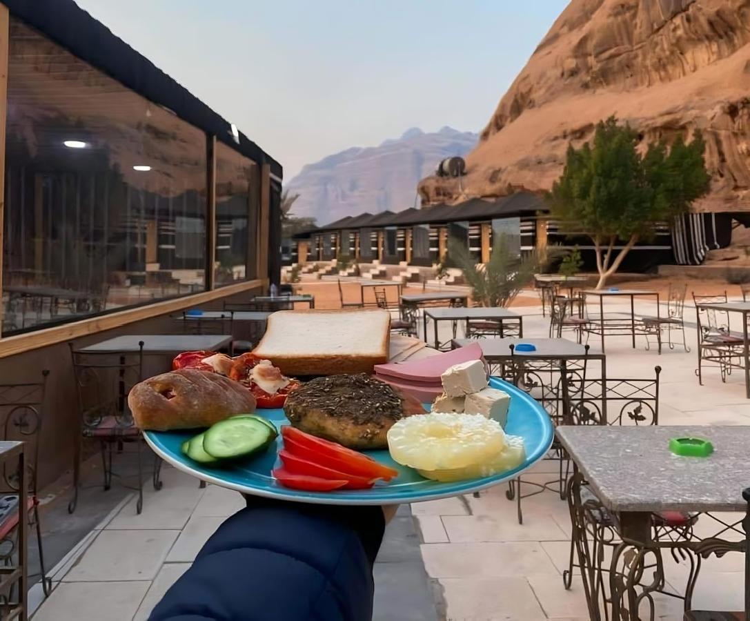 مخيم جبل بردى Jabal Burdah Camp Hotel Wadi Rum Exterior photo